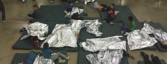 Lydopptak: Barna gråter og skriker etter foreldrene på den amerikanske grensa